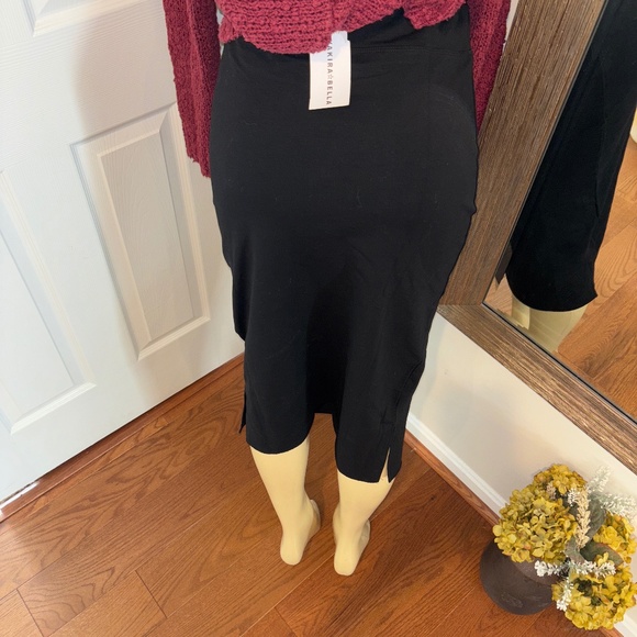 NWT Women’s Yakira Bella Black Supreme Midi Skirt Size Small - Picture 3 of 6